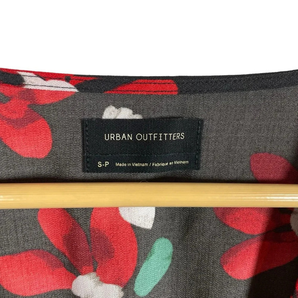 NWOT Urban Outfitters Michelle Plunging Floral Mini Dress Black/Red/Green Size S - Picture 11 of 17